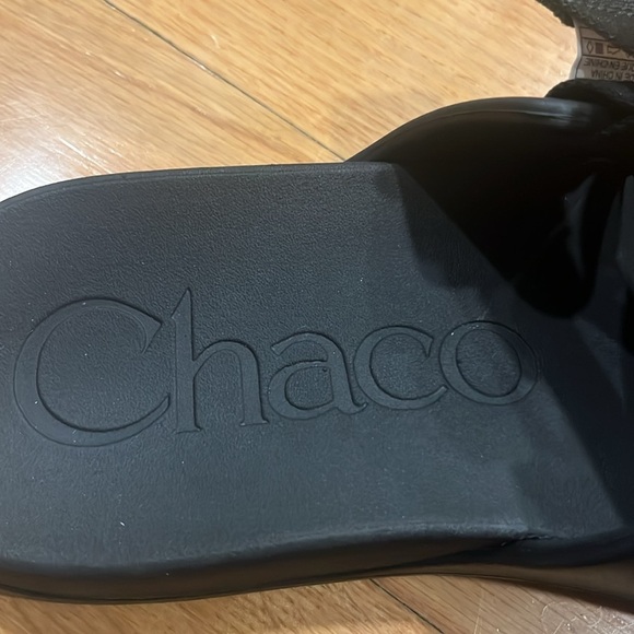 Chaco men’s black chillos slides size 9 . main image 5